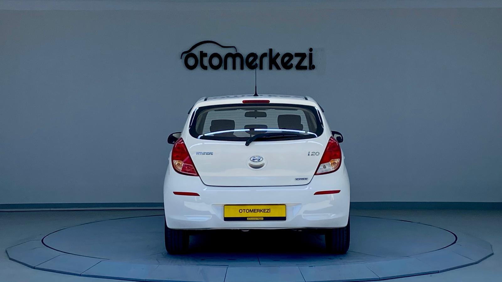 HYUNDAI i20 24
